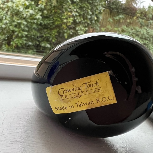 VTG PAIR OF BLACK CROWNING TOUCH GLASS SWANS - Picture 8 of 8